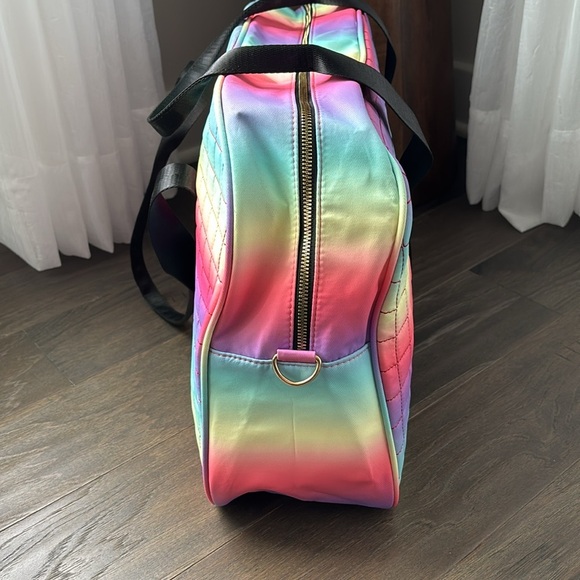 Olivia Miller Rainbow Tote,quilted,hand & crossbody strap,zip top,water resist - Picture 5 of 11